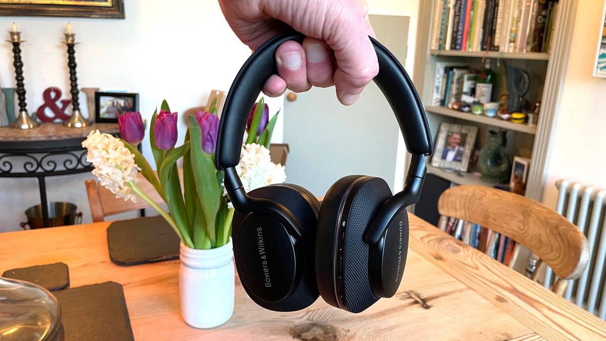 Sony WH1000XM5 vs. Bowers & Wilkins Px7 S2e Which noisecanceling