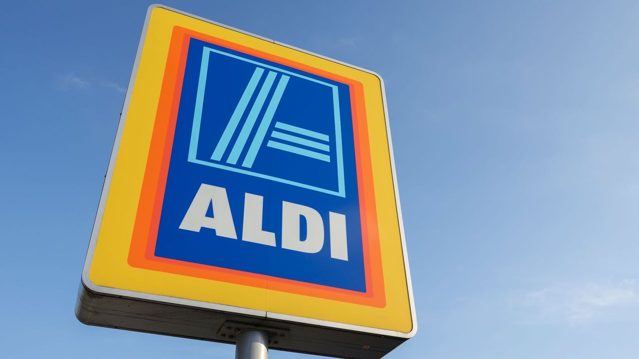 Aldi supermarket sign