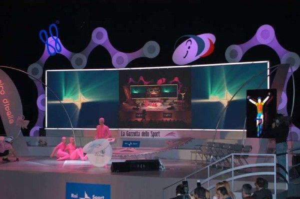 The Giro d'Italia makes a dramatic entrance