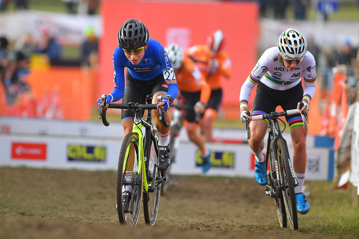 Alice Maria Arzuffi (Italy) battles with Sanne Cant (Belgium).