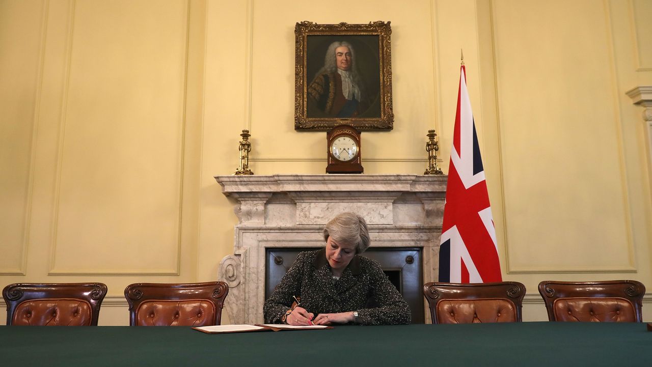 Theresa May signs the Article 50 letter