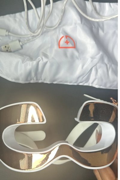Nadiyah B., a 'Marie Claire' tester, reviewed the Dr. Dennis Gross Skincare DRx SpectraLite LED EyeCare Max Pro