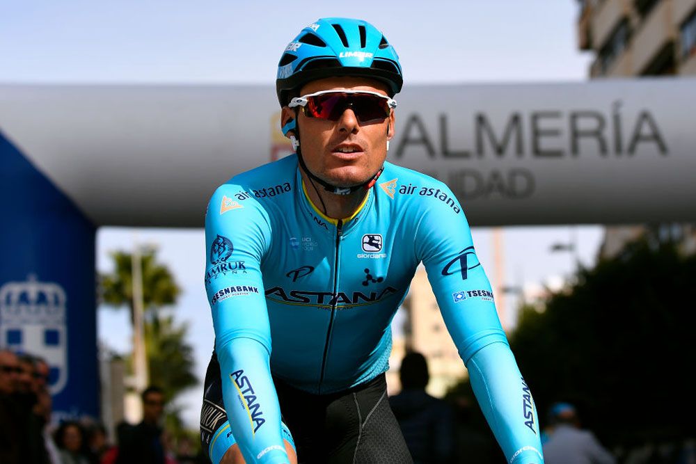 Luis Leon Sanchez (Astana) heads to the start line
