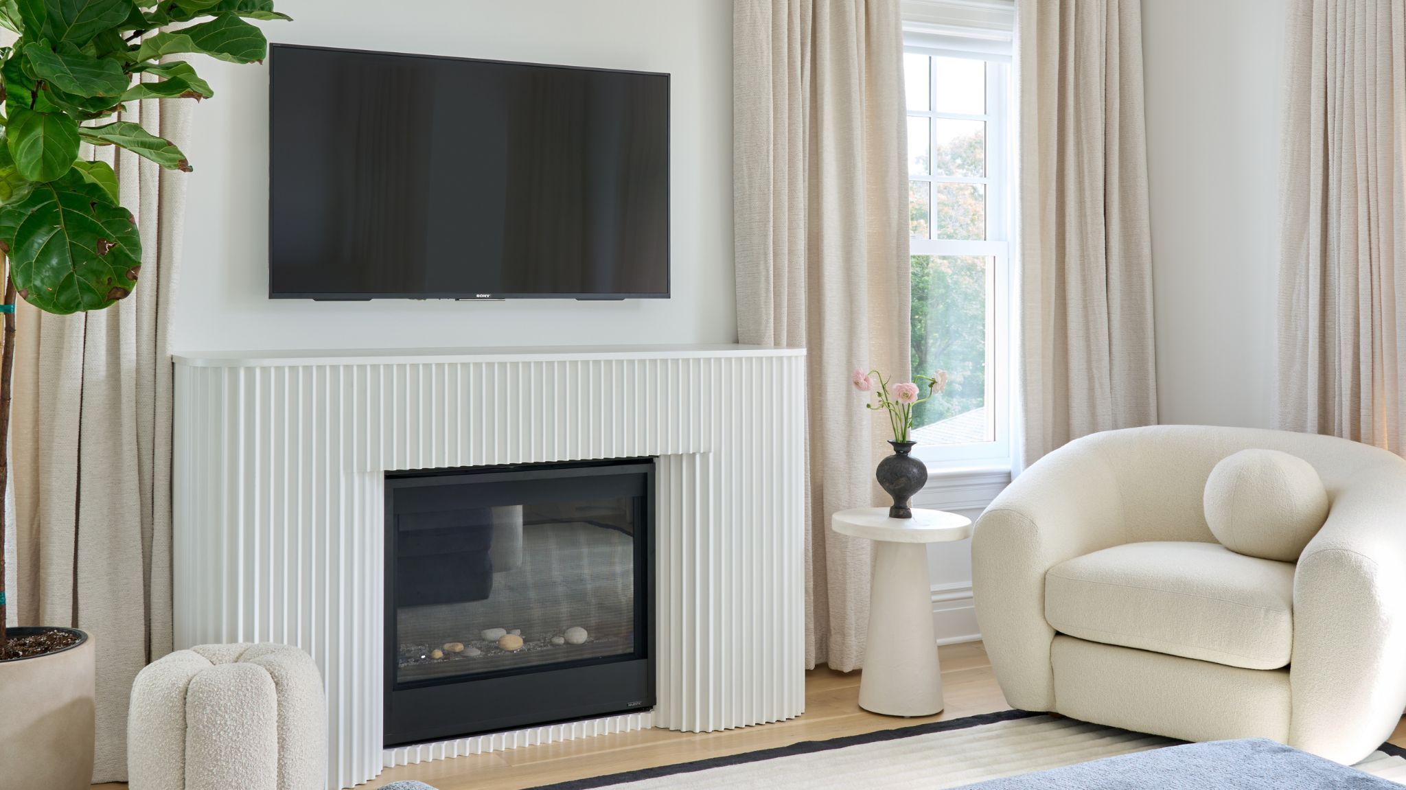 See a new decor trend that uses fireplaces to create serenity | Livingetc