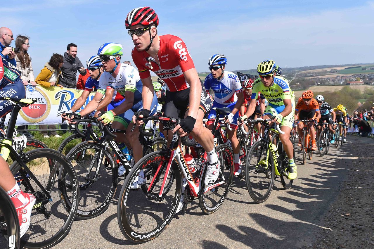 Simon Gerrans (Orica-GreenEdge) riding in the middle of the peloton