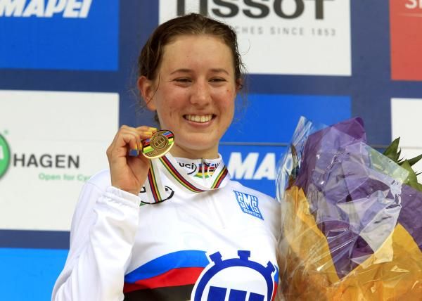 Jessica Allen (Australia) shows off her gold medal