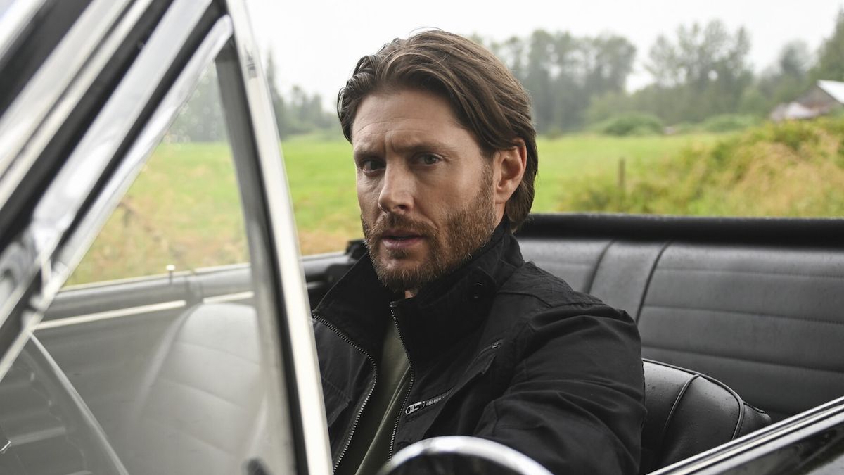 Russell behind wheel of convertible in Tracker Season 2