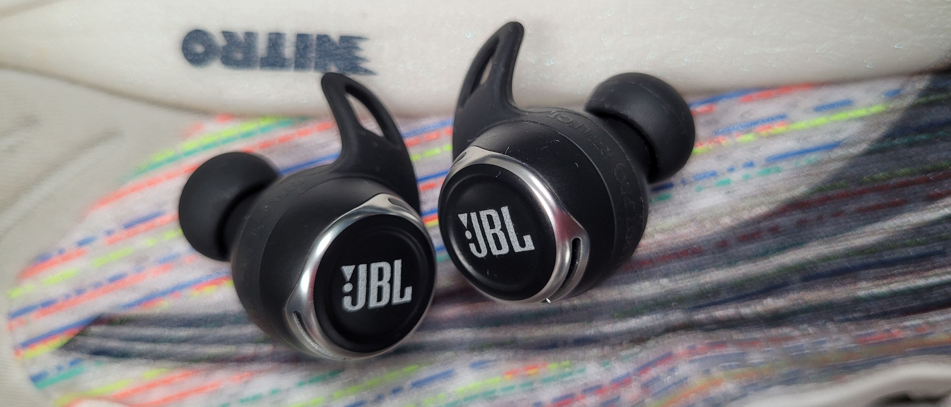 NEW】JBL REFLECT FLOW PRO WIRELESS NOISE CANCELLING EARBUDS