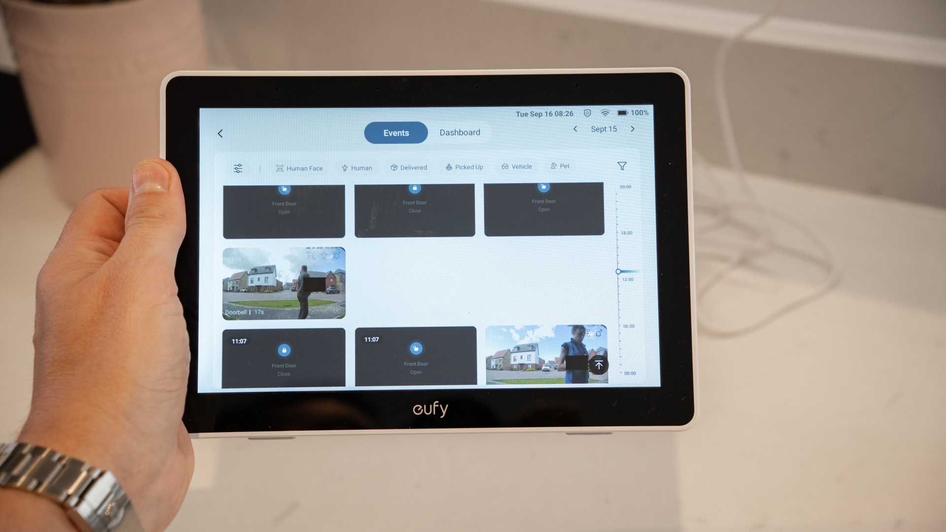 Eufy E10 smart display