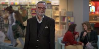 Mallrats Stan Lee smiling in the middle of a mall