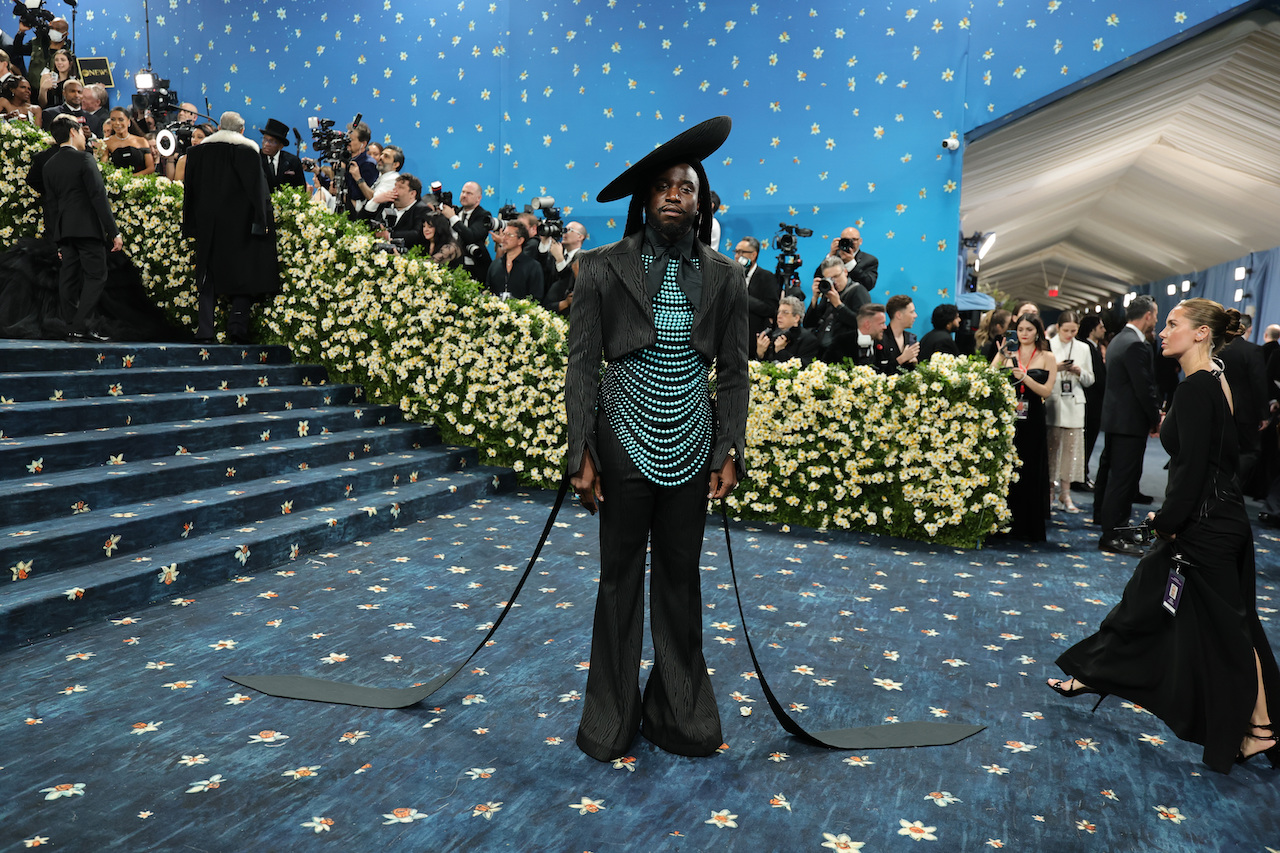 NEW YORK, NEW YORK - MAY 05: Shaboozey attends the 2025 Met Gala Celebrating "Superfine: Tailoring Black Style" at Metropolitan Museum of Art on May 05, 2025 in New York City. (Photo by Dia Dipasupil/Getty Images)