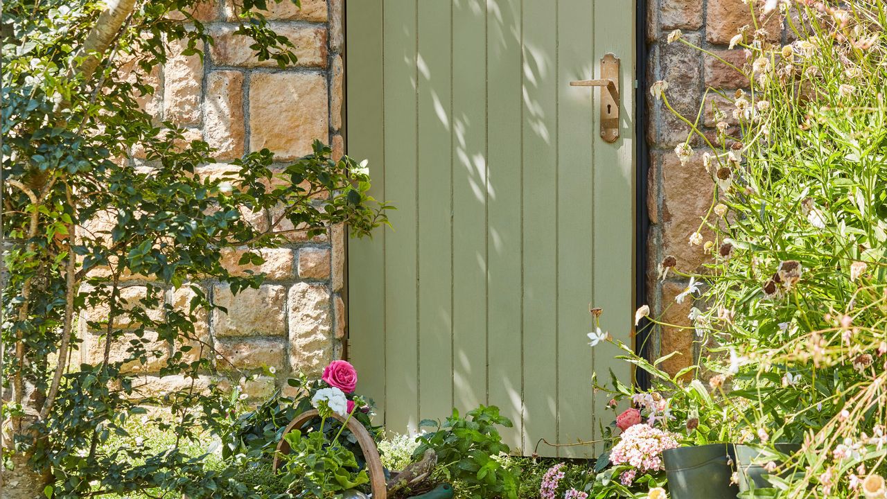 Little Greene&#039;s Boringdon Green™ 295 exterior paint