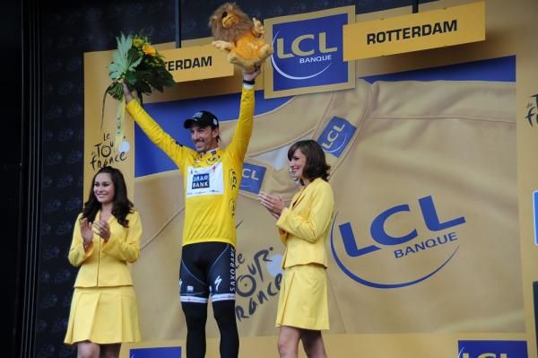Fabian Cancellara (Saxo Bank) gets the yellow jersey and the cheers from the huge crowds in Rotterdam