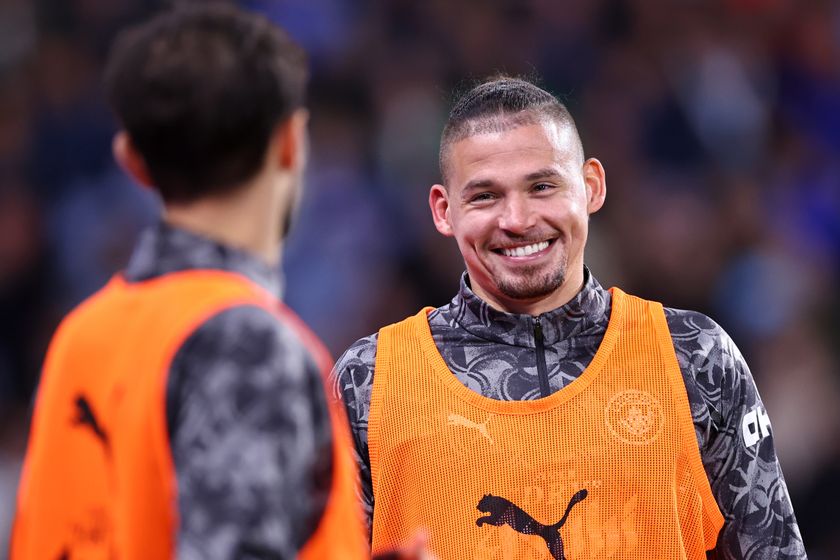 HUDDERSFIELD, ENGLAND - SEPTEMBER 24: Kalvin Phillips of Manchester City during the Carabao Cup Third Round match between Huddersfield Town and Manchester City at Accu Stadium on September 24, 2025 in Huddersfield, England. (Photo by Robbie Jay Barratt - AMA/Getty Images)