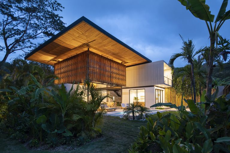 Explore this sustainable Costa Rican retreat by Studio Saxe | Wallpaper