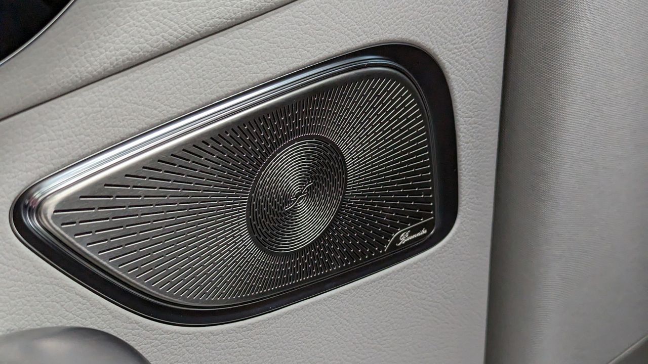 Apple Music with Dolby Atmos in the Mercedes EQE SUV
