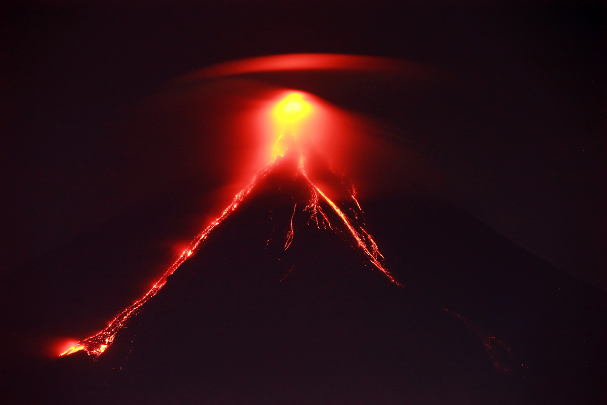Face Lift By Lava Eruption Makes Volcano A Perfect Cone Live Science