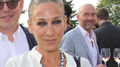 A HEADSHOT OF SARAH JESSICA PARKER
