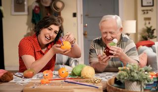 call me kat mayim bialik and leslie jordan making fruit puppets