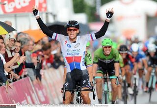 Stybar appeals to UCI to find safer barriers