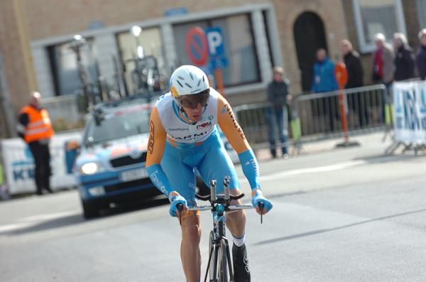 David Millar (Garmin Transitions) races to the stage and overall win.