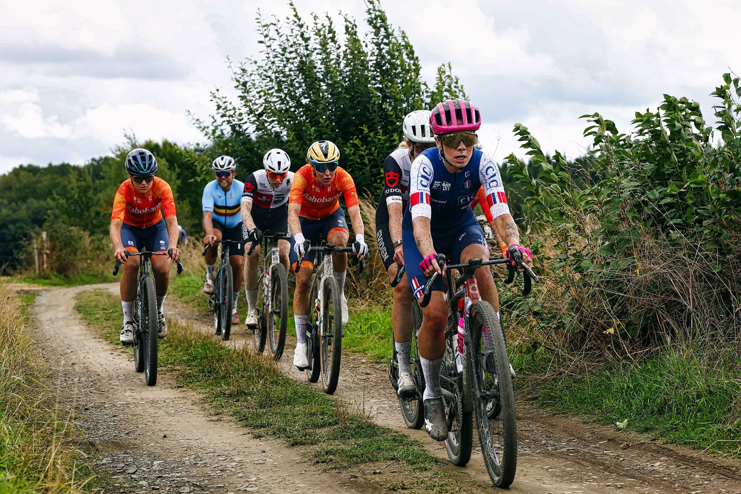 A leading group of women out on the course during the UEC Gravel European Championships 2026