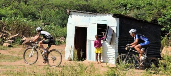 Kevin Evans and Philip Buys in pursuit of Burry Stander
