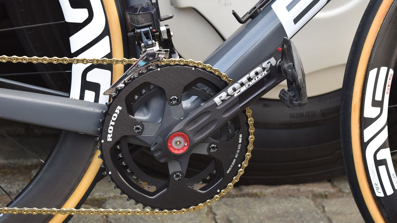 Dimension Data use Rotor cranksets and power meters in conjunction with Shimano Dura-Ace R9150 derailleurs and KMC chains