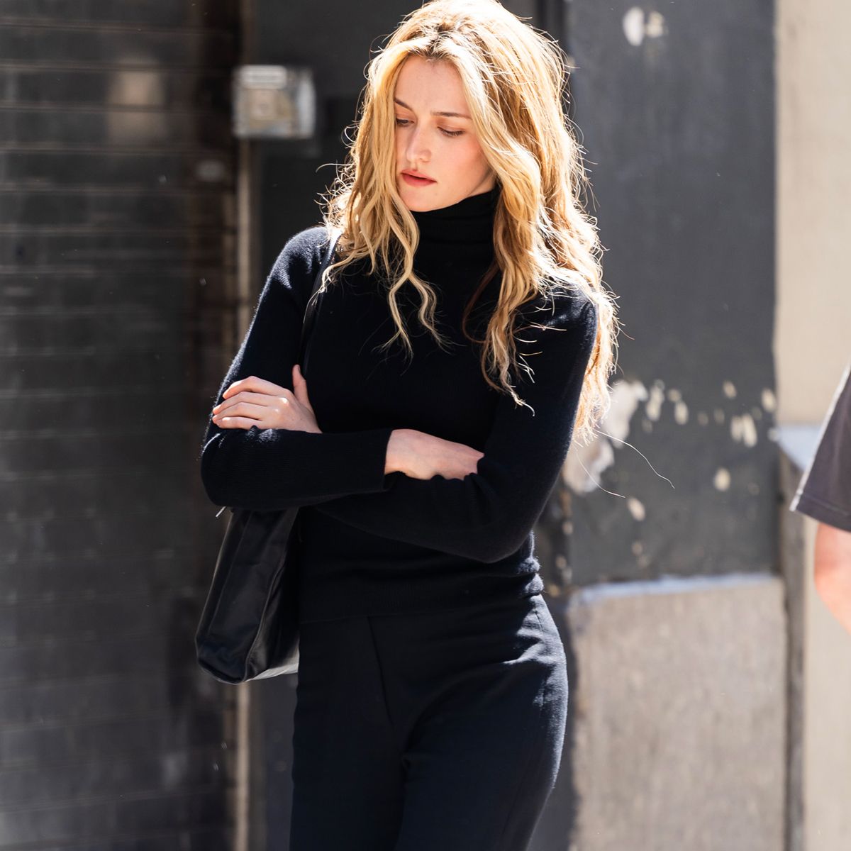 Since the '90s, the Chicest Women Have Worn This Shoe Trend With Cropped Black Trousers