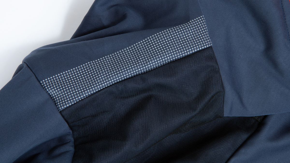 Sportful Supergiara jacket reflective detail on shoulder