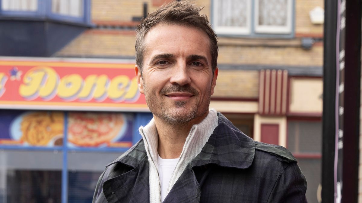 Matt Milburn as footballer-turned-decorator Tommy Orpington in Coronation Street