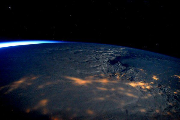 Scott Kelly&amp;#039;s view of the snowstorm from the International Space Station