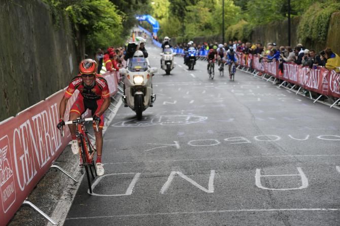 Joaquim Rodrigues (Spain) leaves the peloton behind, briefly