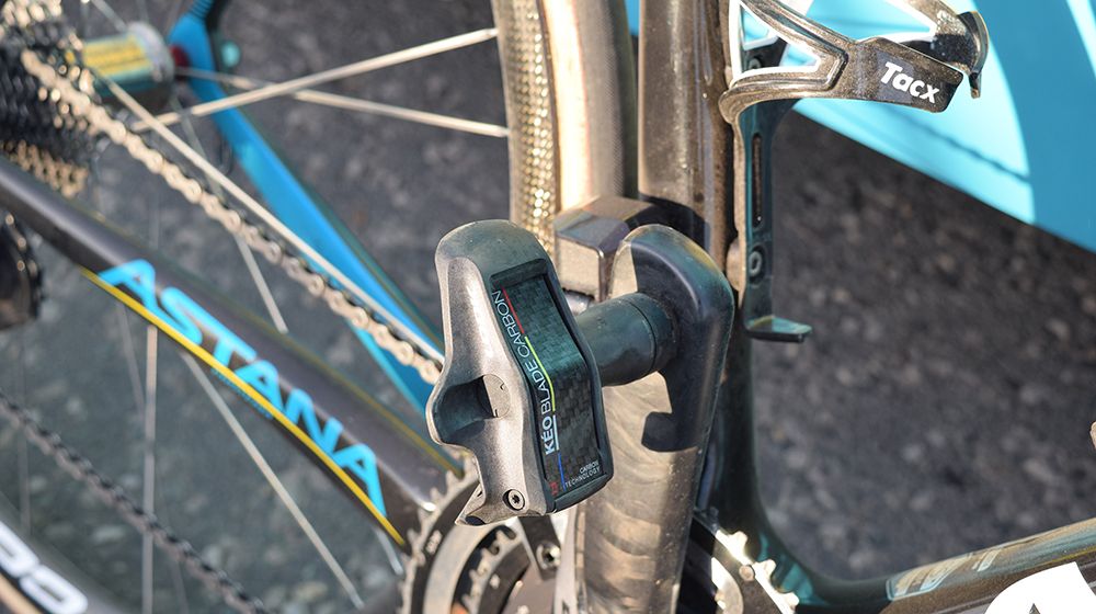 Astana use Look Keo Blade Carbon pedals