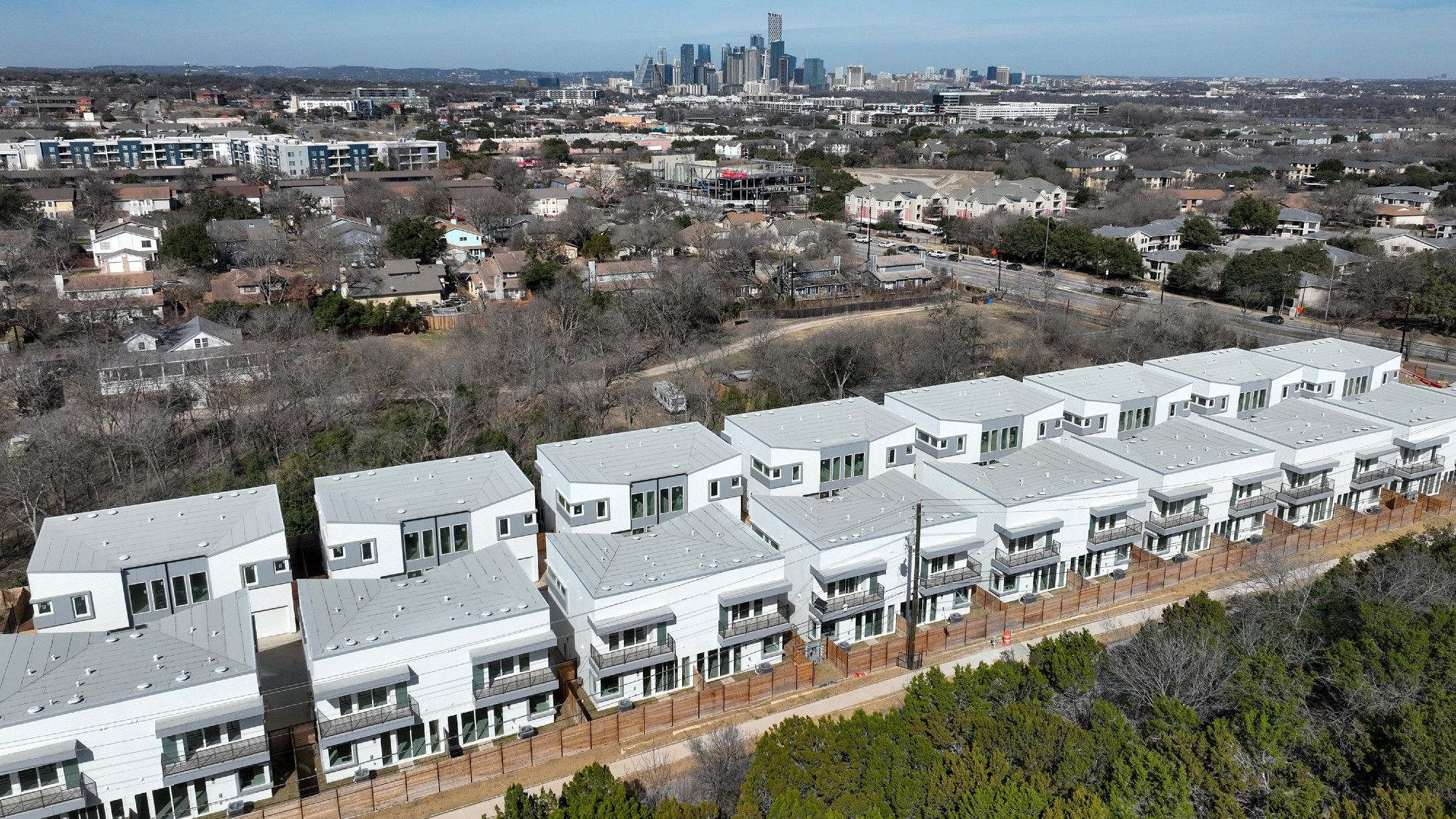 Housing: Even realtors are fleeing the frozen market