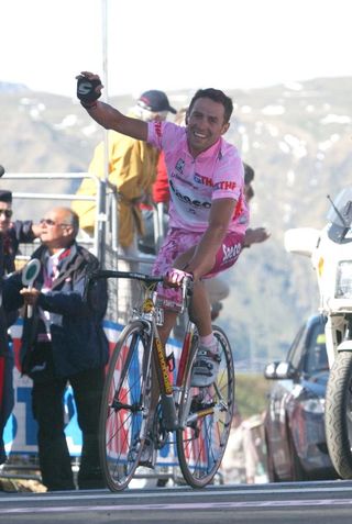Gilberto Simoni knows how to conquer Zoncolan, as he did here in 2003. But seven years on is he still up to the task?