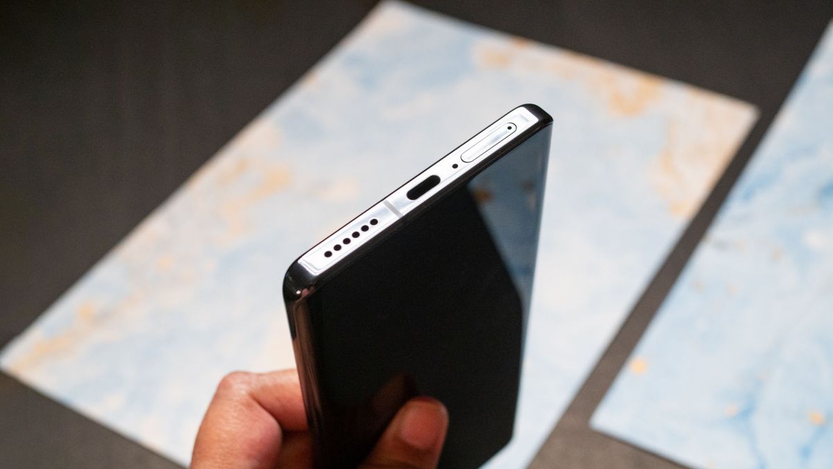 Bottom view of Vivo X100 Pro with USB-C port
