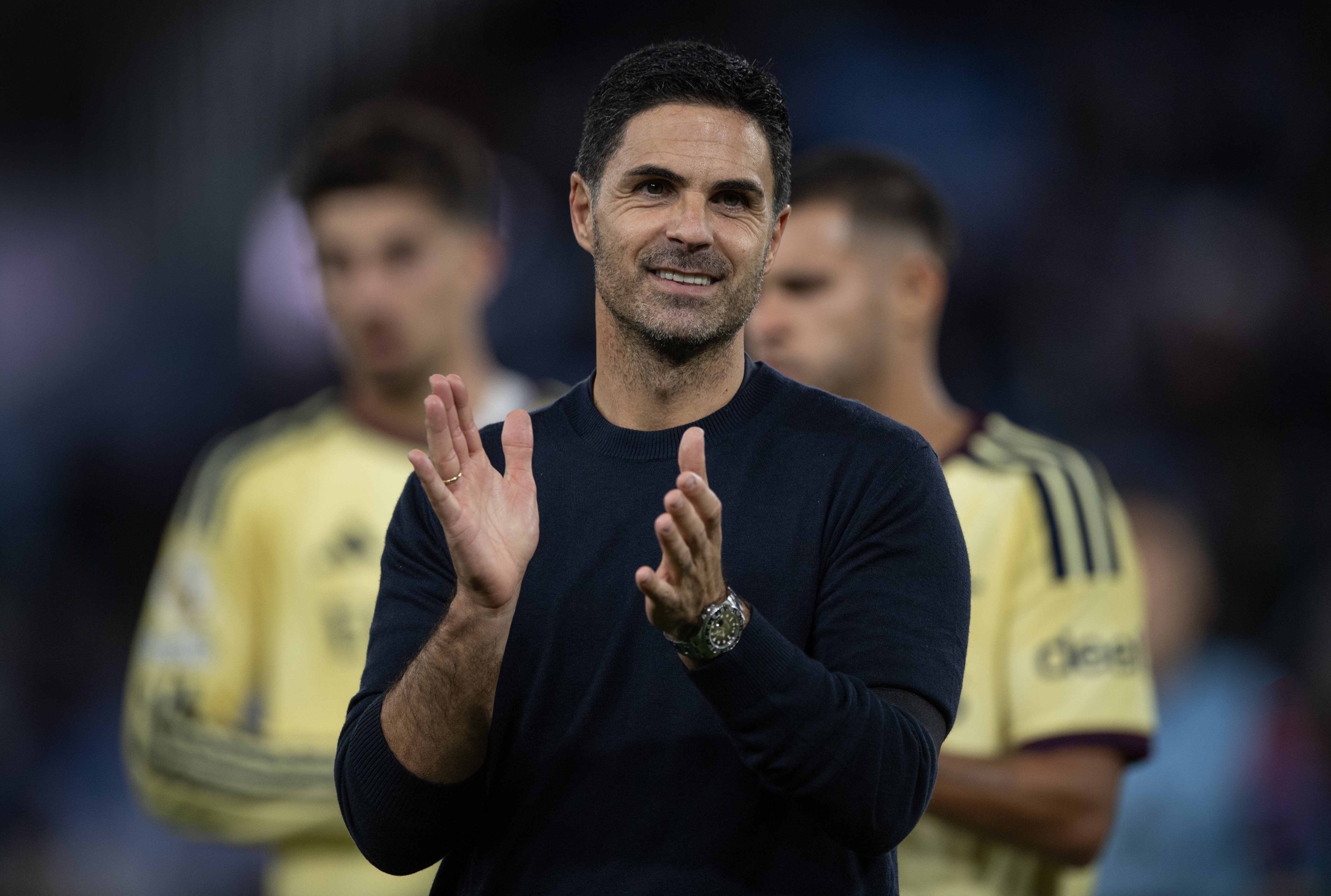 BIRMINGHAM, ENGLAND - AUGUST 31: Arsenal manager Mikel Arteta acknowledges the fans after the Premier League 2026/27 match between Aston Villa FC and Arsenal FC at Villa Park on August 31, 2026 in Birmingham, England. (Photo by Visionhaus/Getty Images) ***Local Caption*** Mikel Arteta