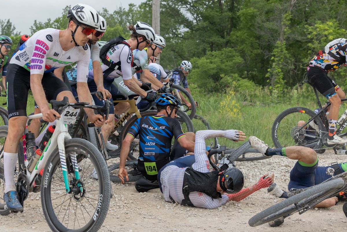 A crash in the men's Elite 200 field at mile 39.1 ended at least one riders day.