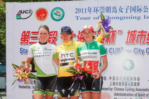 Tour of Chongming Island top three overall (l-r): Annemiek Van Vleuten (Nederland Bloeit), Ina-Yoko Teutenberg (HTC-Highroad) and Italian champion Monia Baccaille (SC MCipollini Giordana)