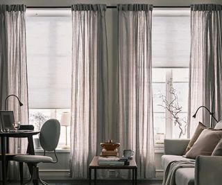 IKEA PRAKTLYSING blinds in a living area