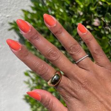 Coral Nail Trend