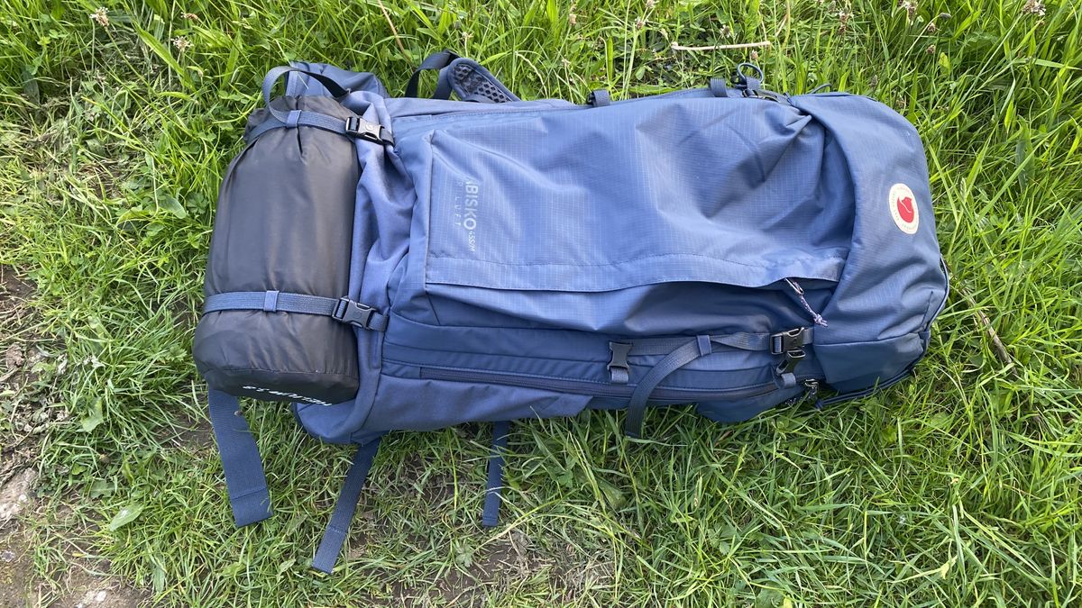 how to attach a sleeping bag to a backpack: Fjällräven pack with sleeping bag