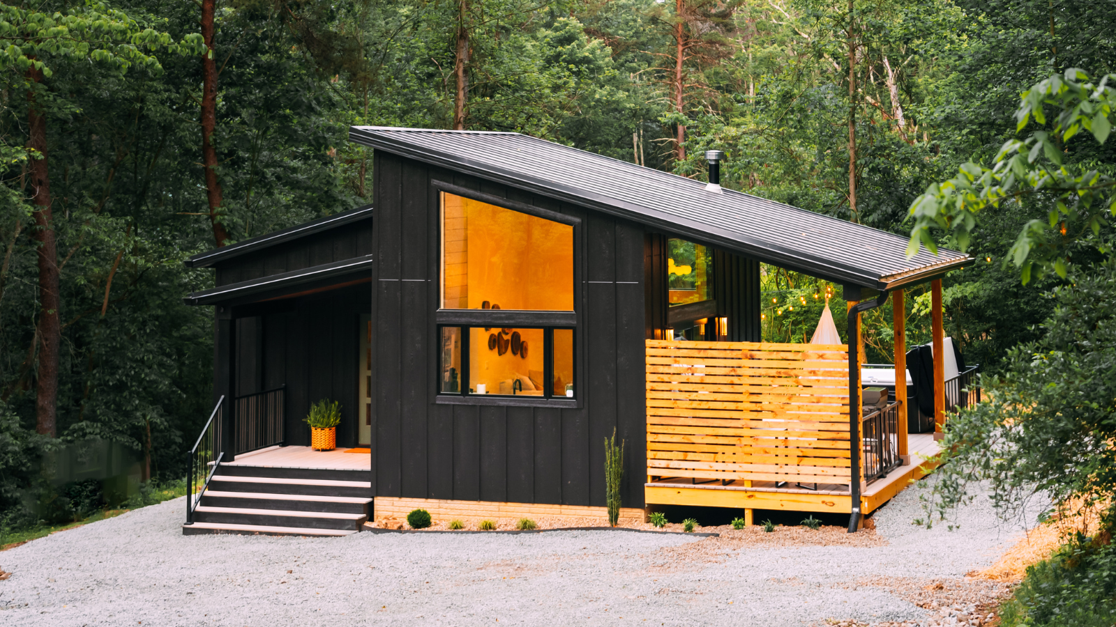 Nest Tiny House Exudes Modern Luxury in a Prime Location