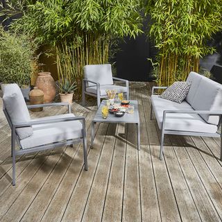 An aluminium garden lounge set
