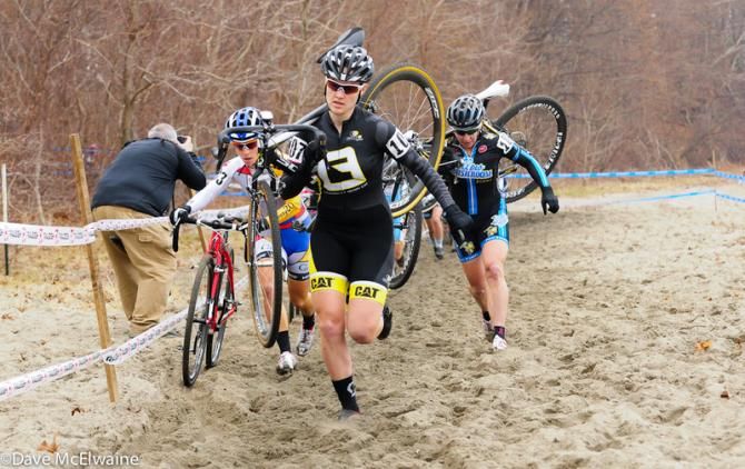 Elle Anderson (Ladies First Racing) running the beach on lap one