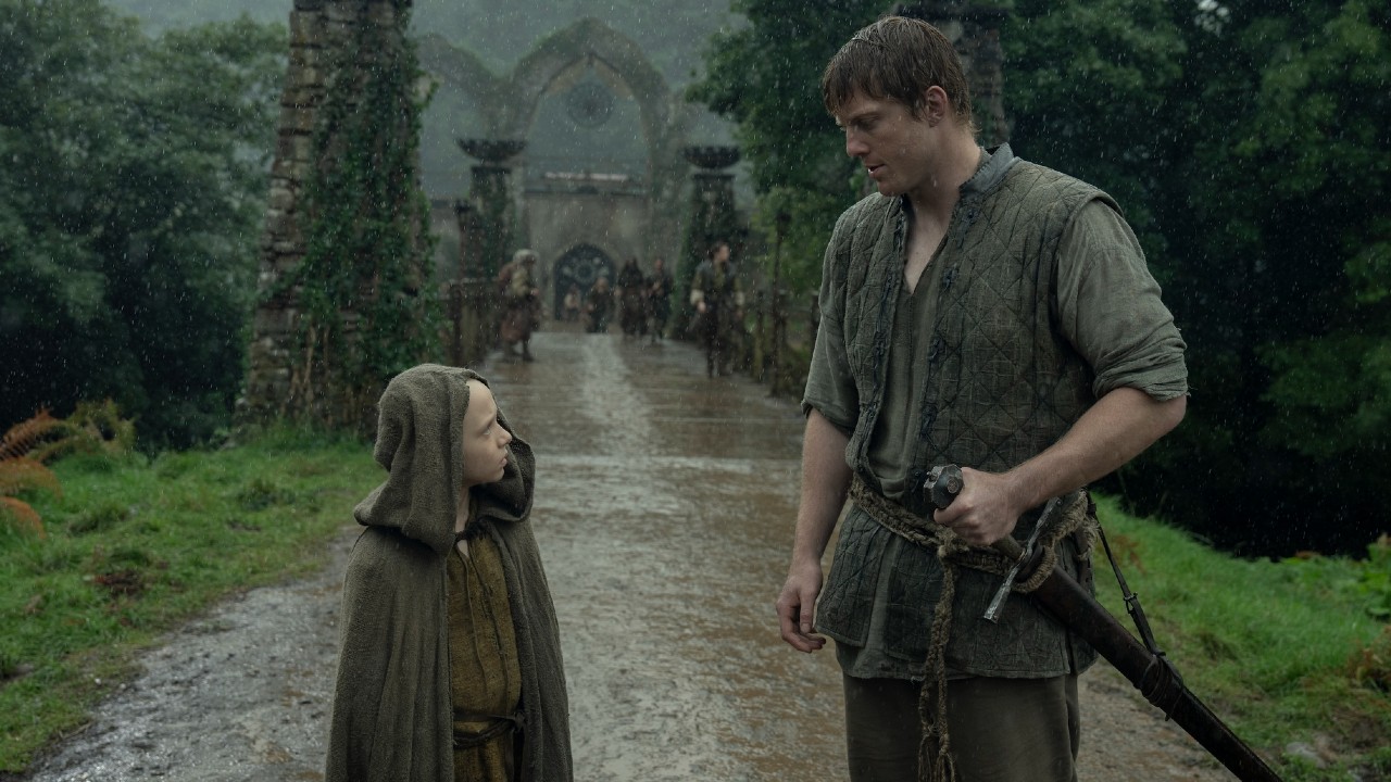 トーナメントの外で話すダンクとエッグ