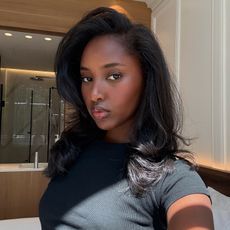 Lipstick for two-toned lips