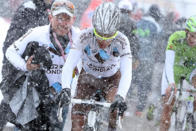 Domenico Pozzovivo (AG2R-La Mondiale) receives assistance at the finish of stage 20