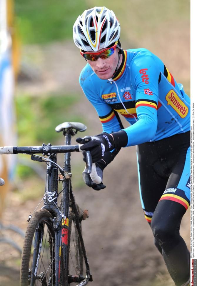 2013 'cross Worlds silver medalist Klaas Vantornout (Belgium) recons the Hoogerheide parcours